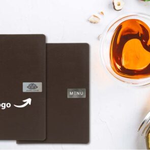 A4 Menuomslag RAW læder med logo gravering, brun