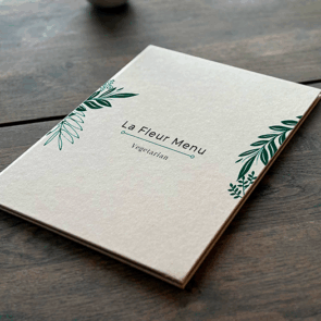 A4>Menuomslag Napura med dit logo, Simpel 2 sidet, natur